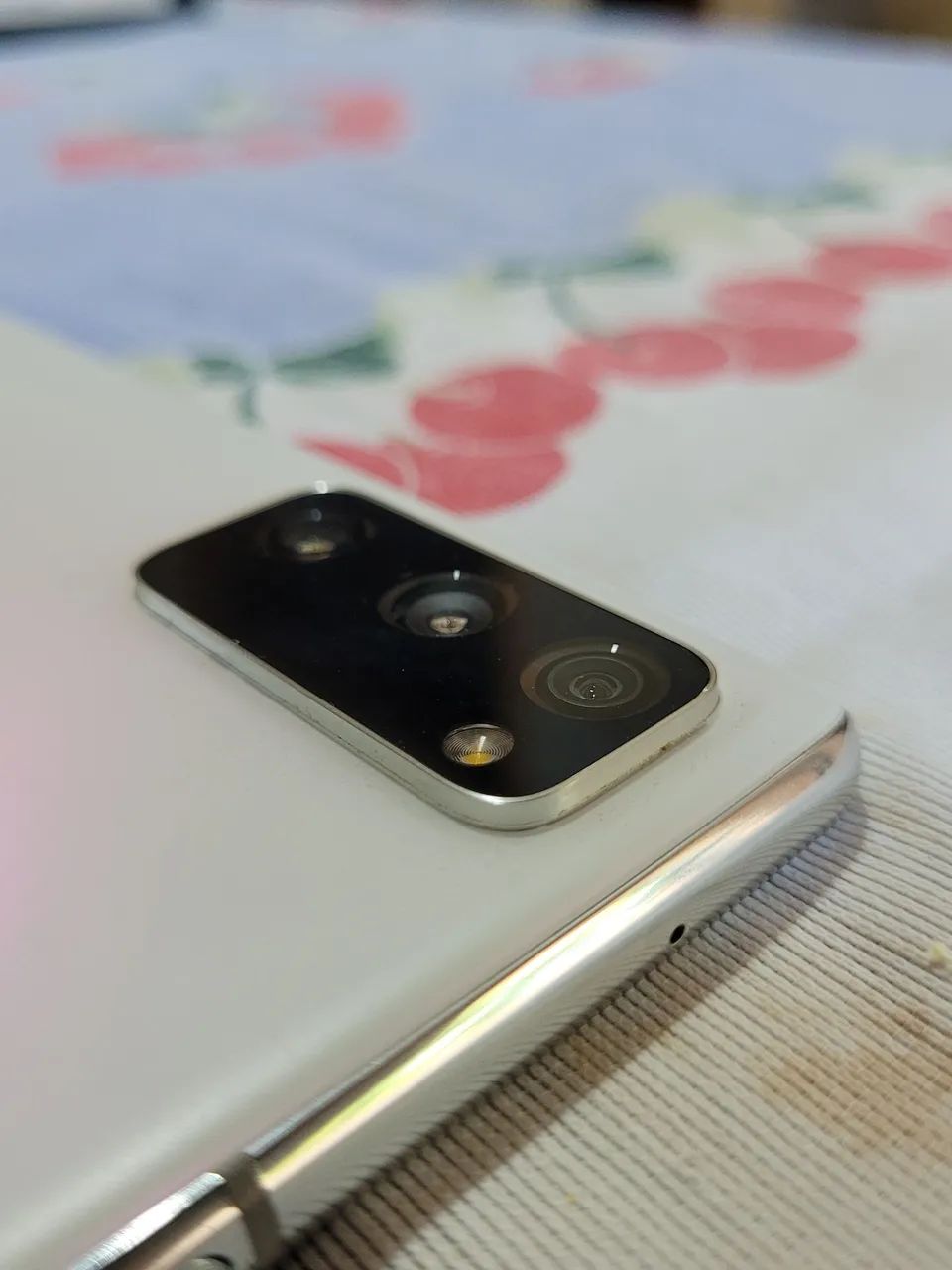 Samsung S20 FE 128GB - Funcionando perfeitamente | Ótimo estado  - Foto 3