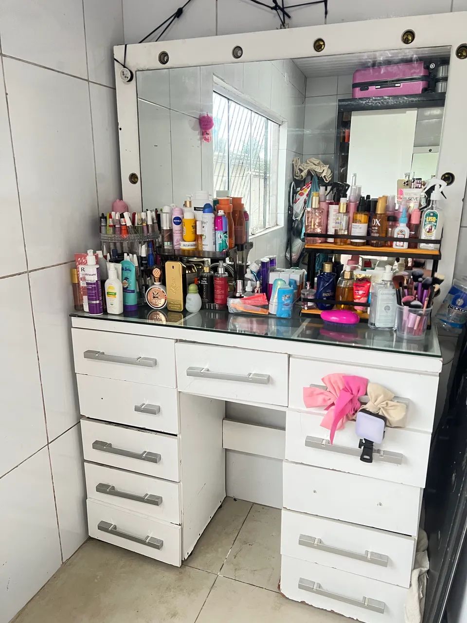 DRESSING TABLE WITH DRESSING MIRROR65704321163138121