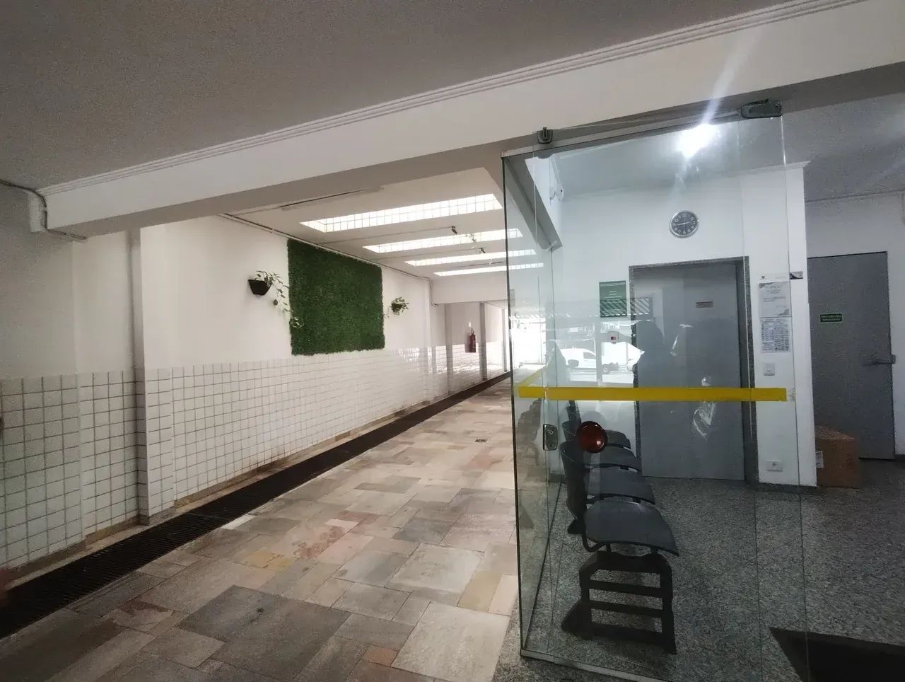 Sala comercial ,2 wcs, garagem, elevador.m Vila Belmiro - Santos - SP - Foto 3