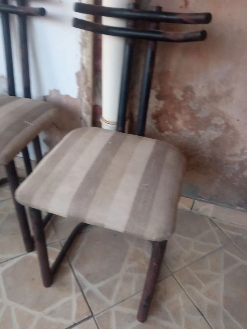 Mesa de vidro com 4 cadeiras  - Foto 3