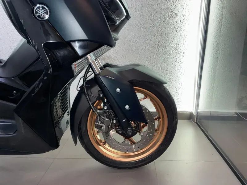 YAMAHA XMAX 250  - Foto 3