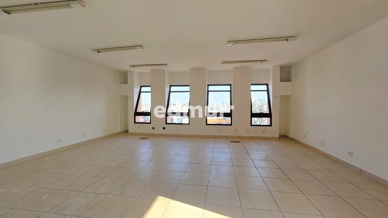 SALA para VENDA E ALUGUEL com 65m² no bairro Vila Alto de Santo André com 0 quartos e 1 va