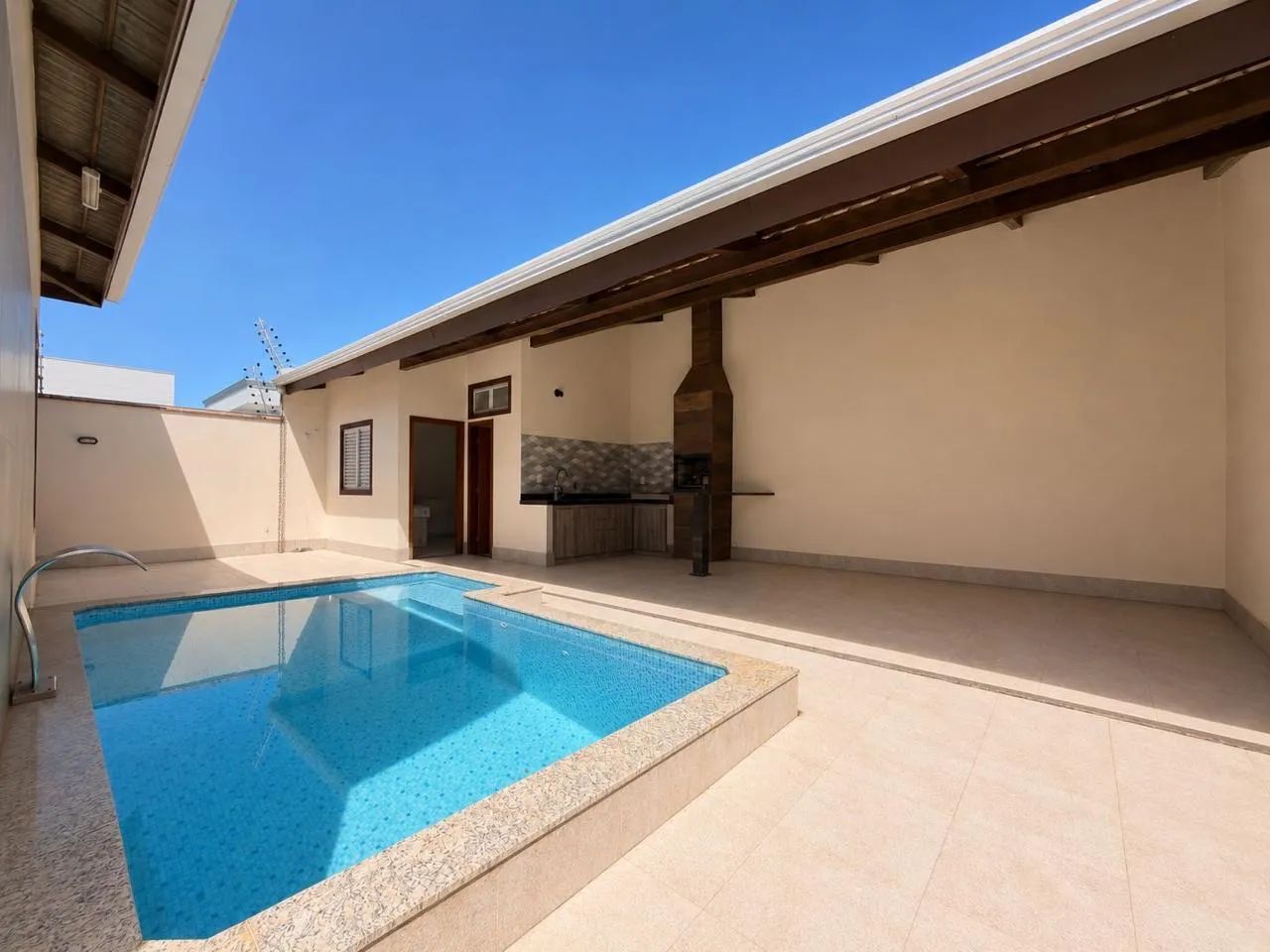 Casa 3 Quartos, Piscina, Energia Solar e Boiler| Próx à Havan - Foto 3