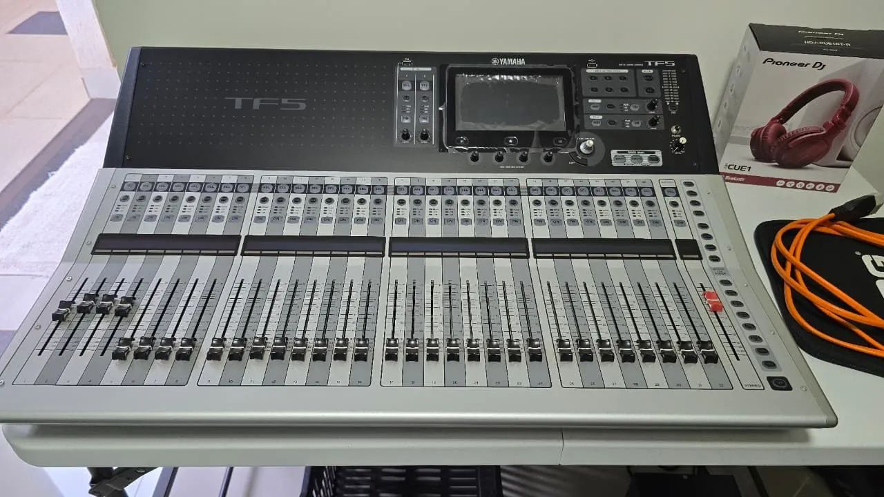 Mesa de Som Digital Yamaha TF5. 