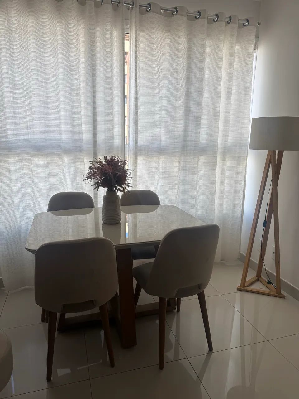Mesa de jantar 4 cadeiras  - Foto 2