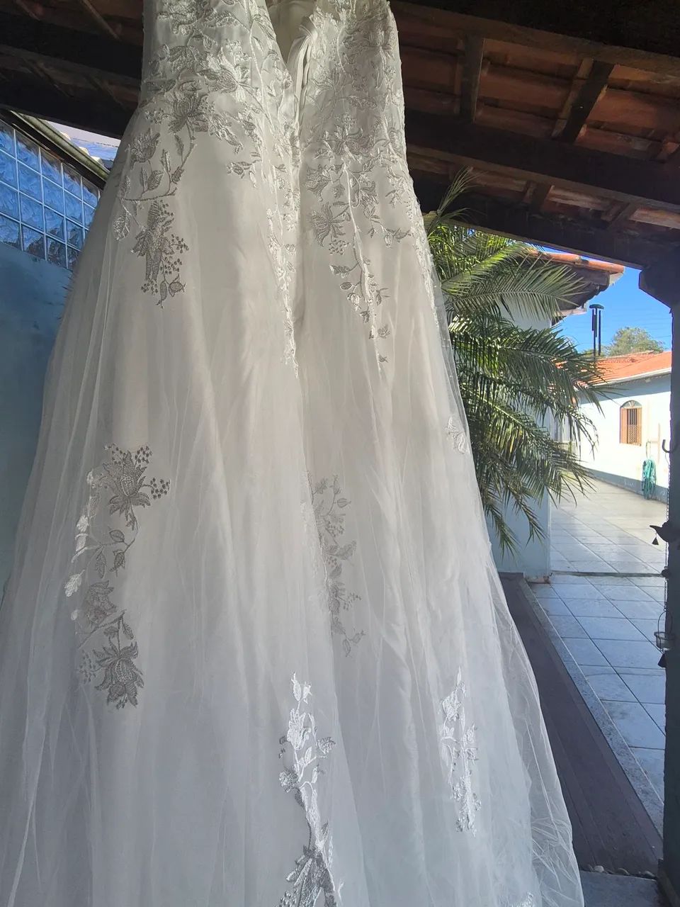 VESTIDO DE NOIVA (NUNCA USADO) - Foto 4