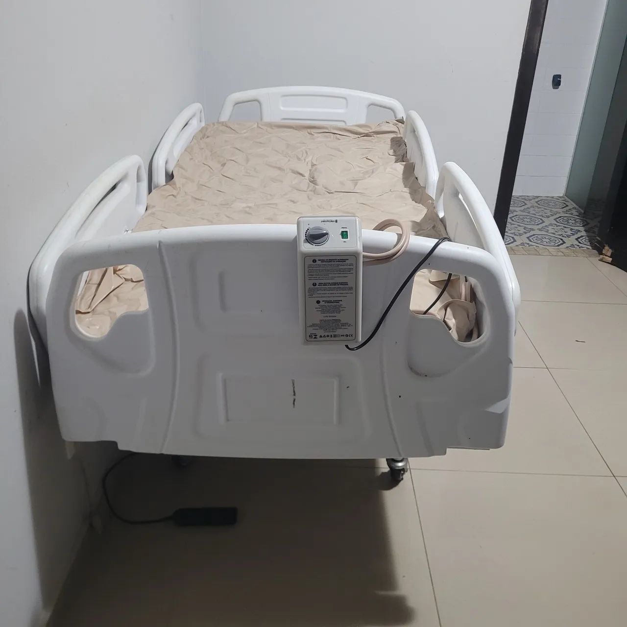 Cama Hospitalar Motorizada com Colchão Pneumático - Foto 3