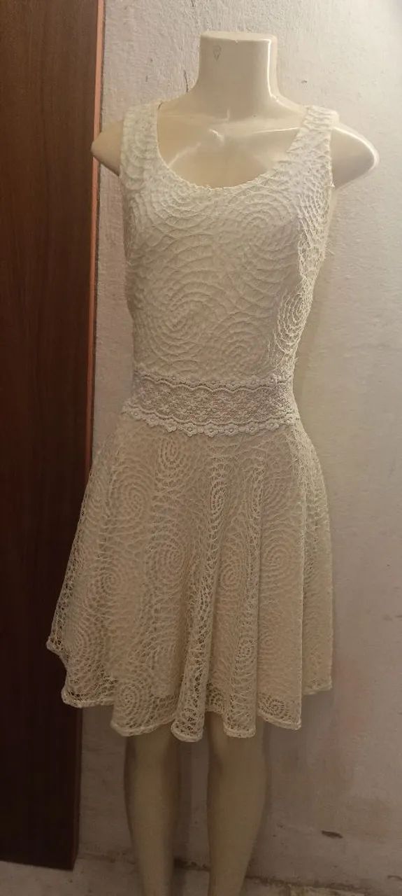 Vestido de renda