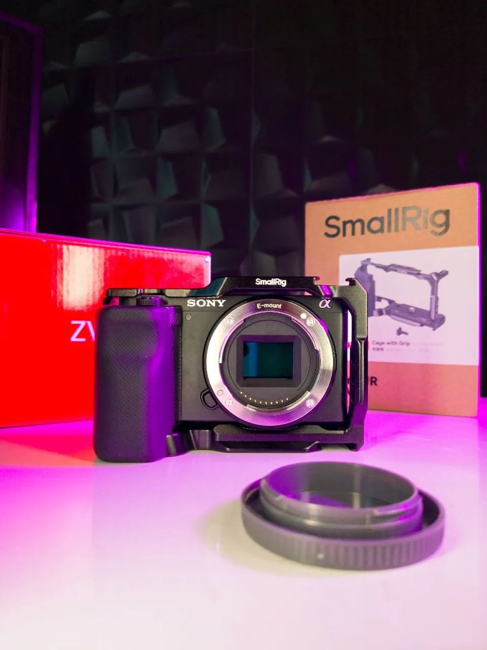 Câmera Sony Alpha ZV-E10 APS-C com Cage Smallrig 