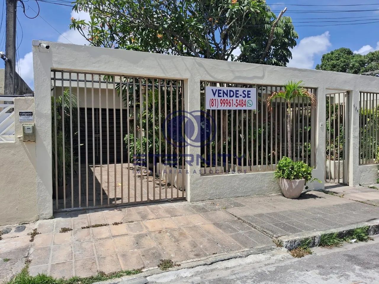 Casa em Areias, Recife: 4 Quartos e 360m² à Venda
