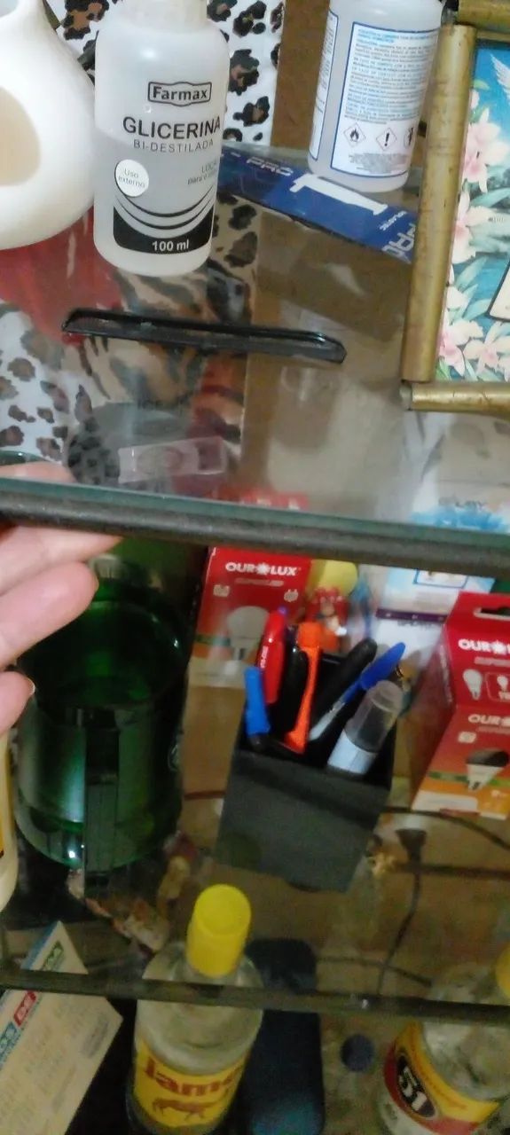 Estande de ferro trabalhada e vidro - Foto 3
