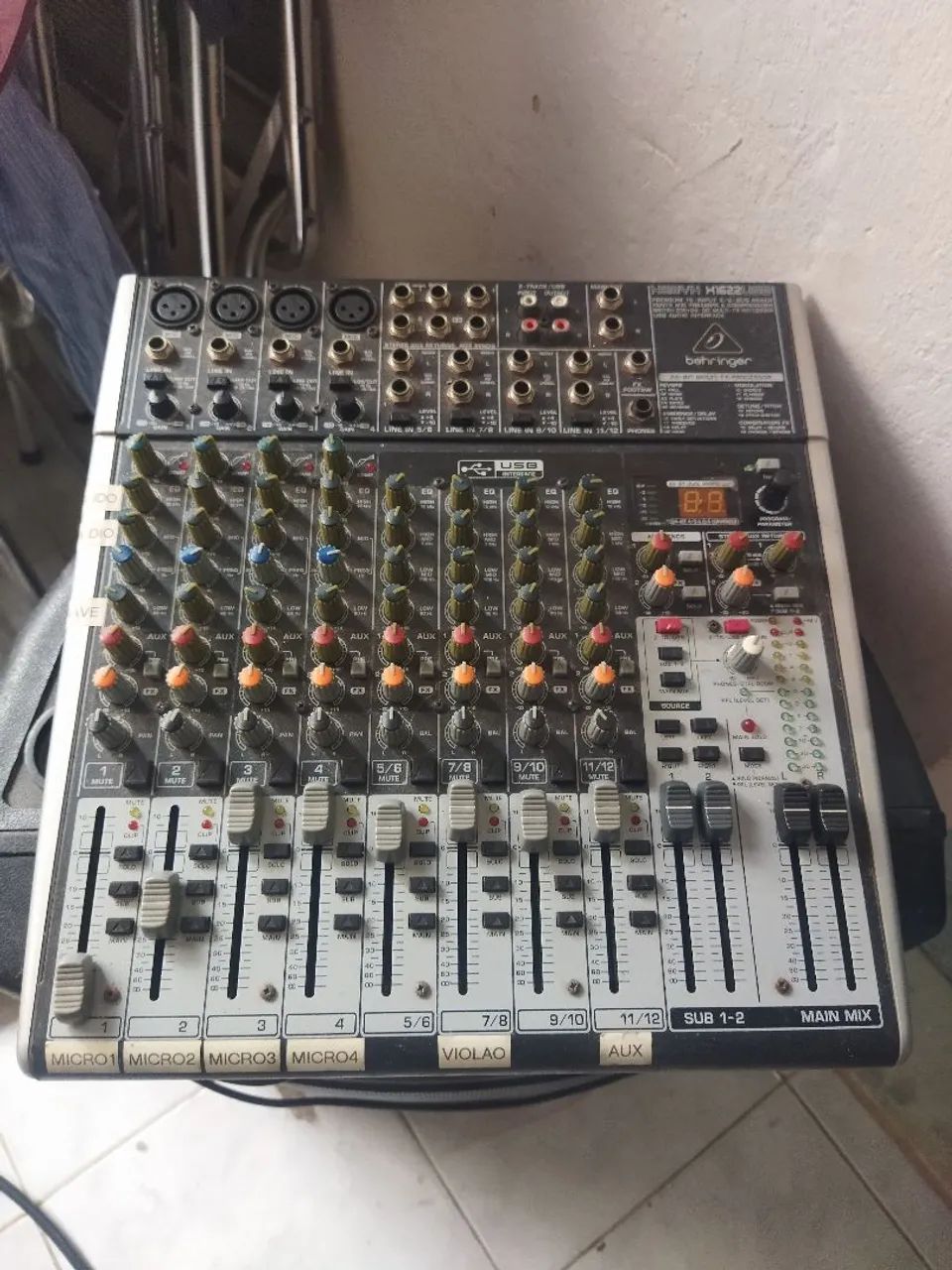 Mesa de som Mixer Behringer X1622USB