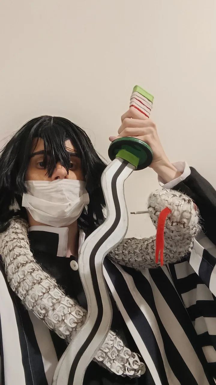 Cosplay Iguro Obanai