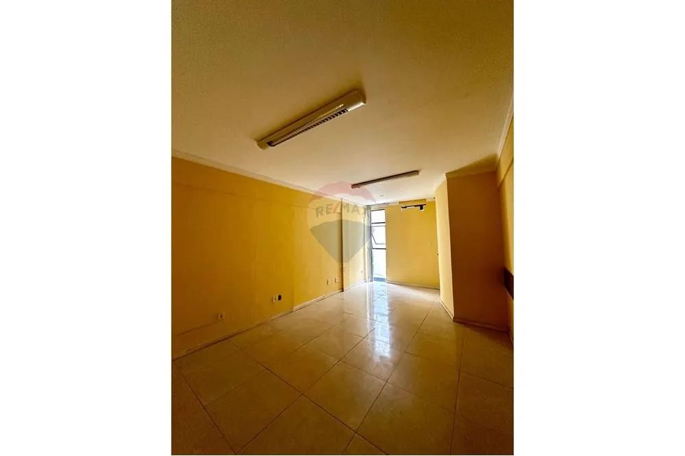 **Sala Comercial Vend. na Rua dos Abacateiros**