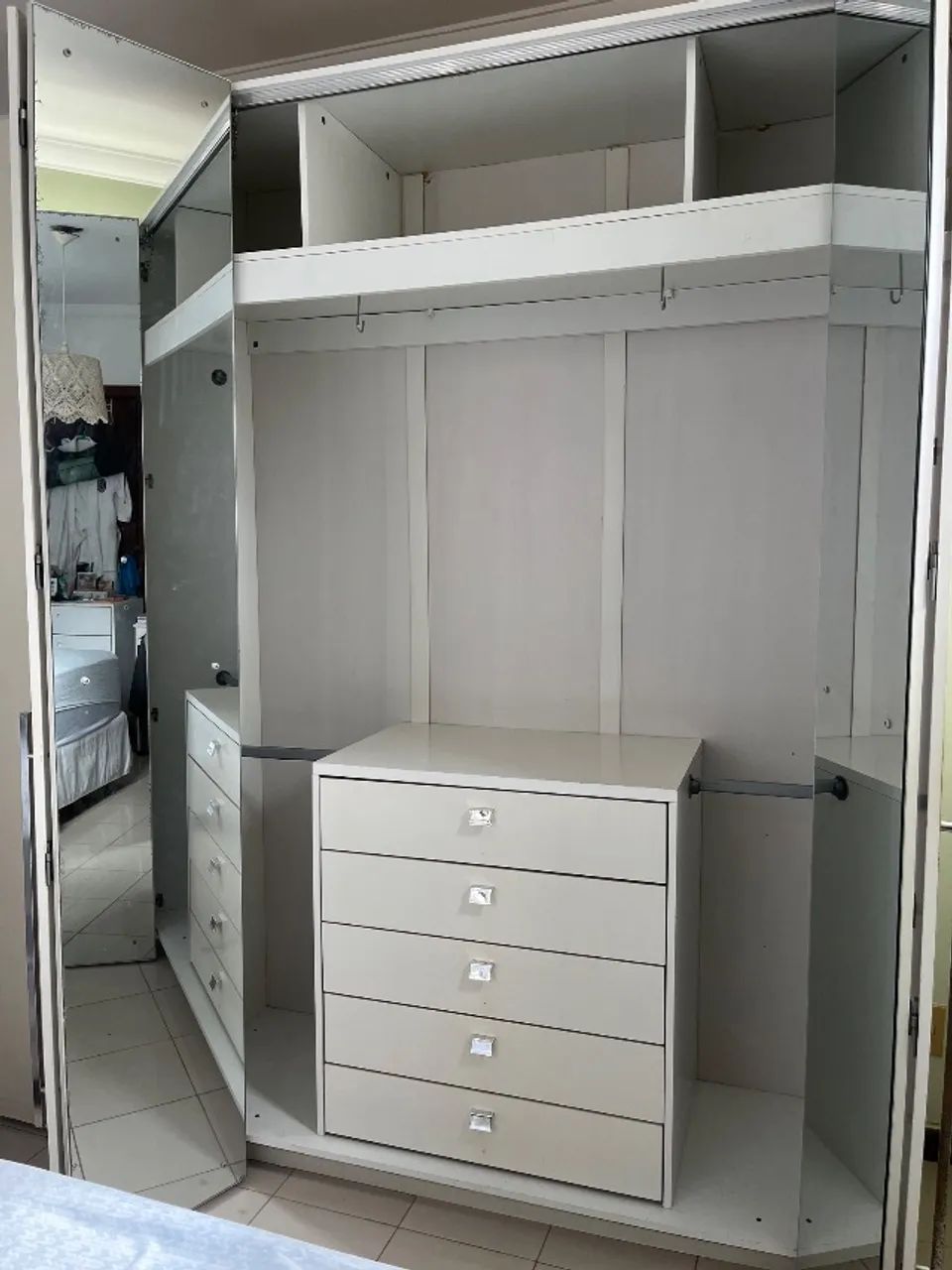 Guarda-roupa 5 portas com Espelho  - Foto 2
