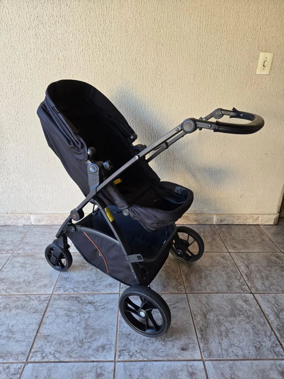Carrinho de bebê e bebê conforto - Foto 3