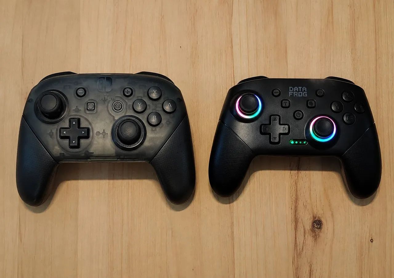 Dois Controles Nintendo Switch - o Pro Controller está com drift