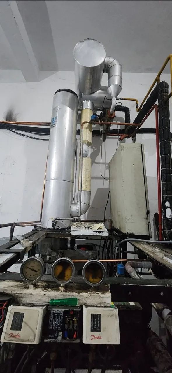 Maquina de gelo cubo 