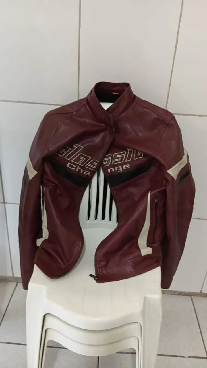 Vendo jaqueta de couro , tamanho P