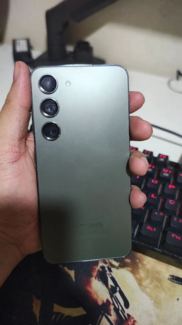 VENDO S23 BASE , SOMENTE CELULAR E O CARREGADOR , ELE TEM CAPA E PELICULA  - Foto 5