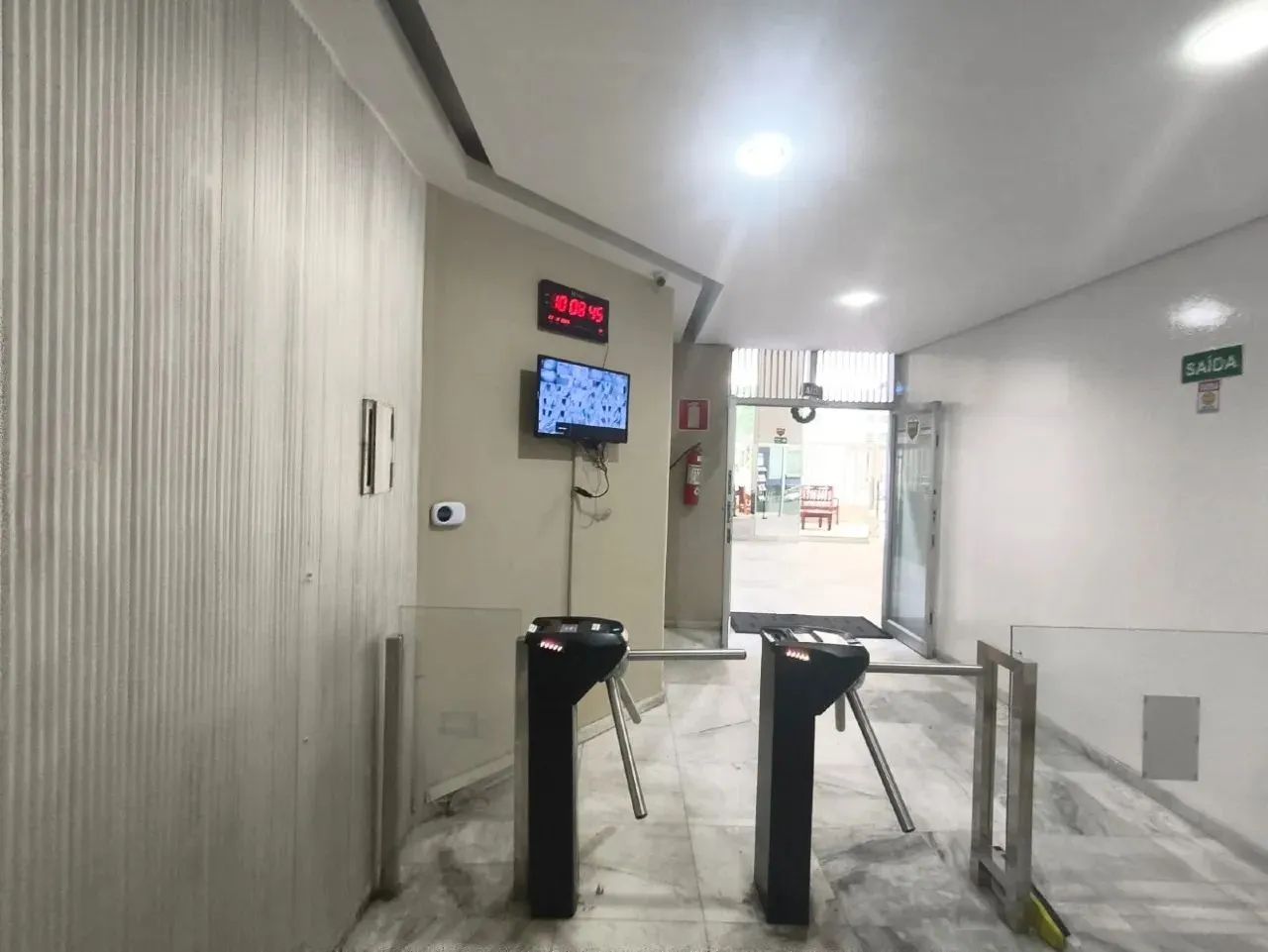 Sala Comercial para Alugar no Centro-Sul de Belo Horizonte  Oportunidade R$700 + condomíni - Foto 4