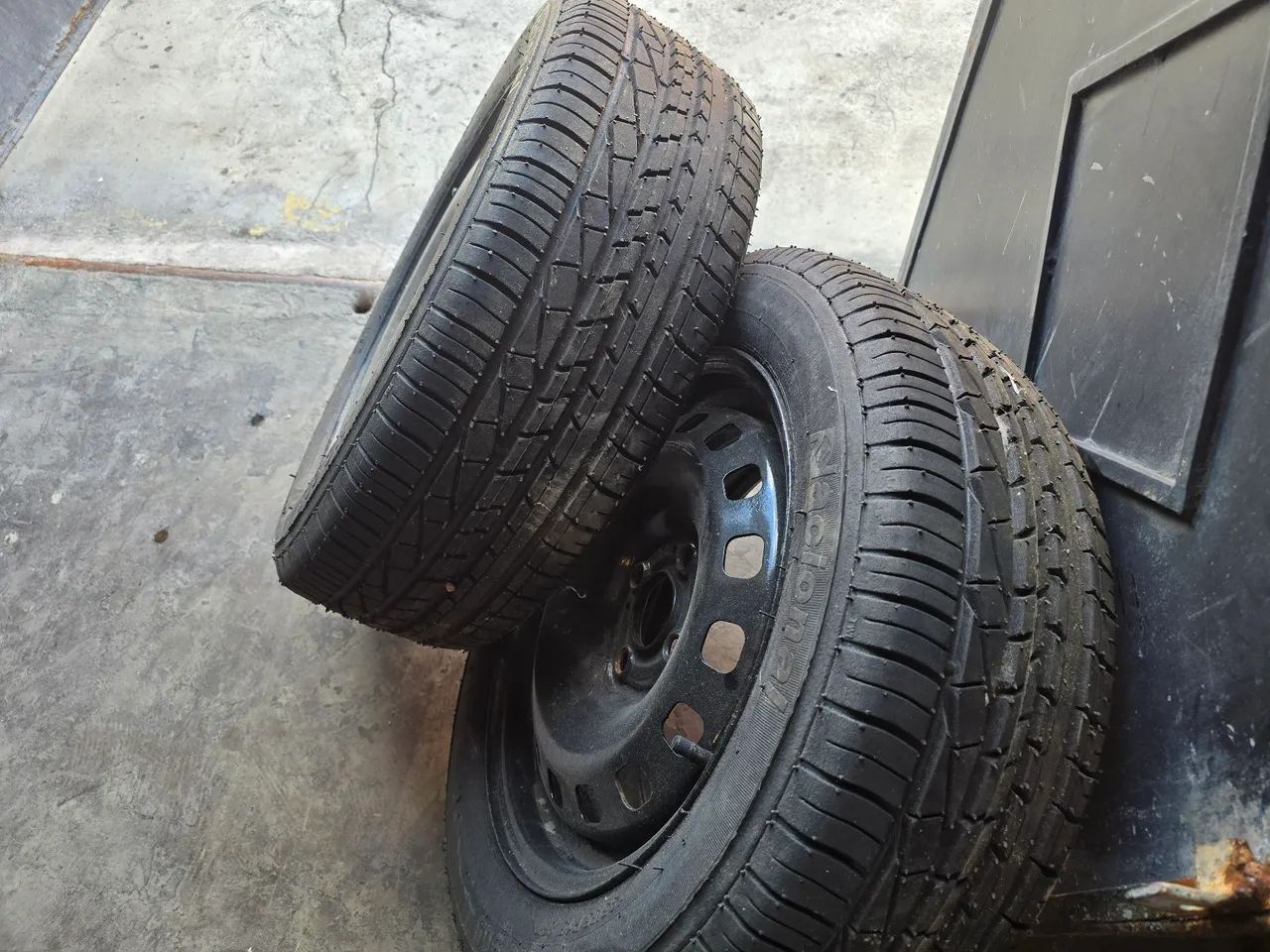 Pneus aro 15 e aro 13 novos - Foto 3