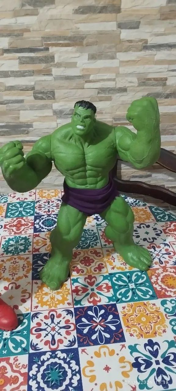 Boneco Hulk gigante 