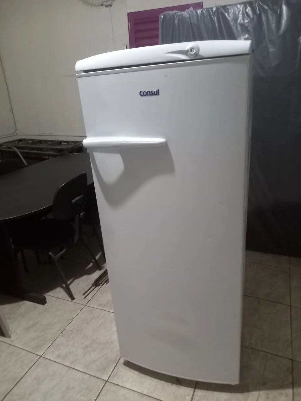 Geladeira 300 litros 
