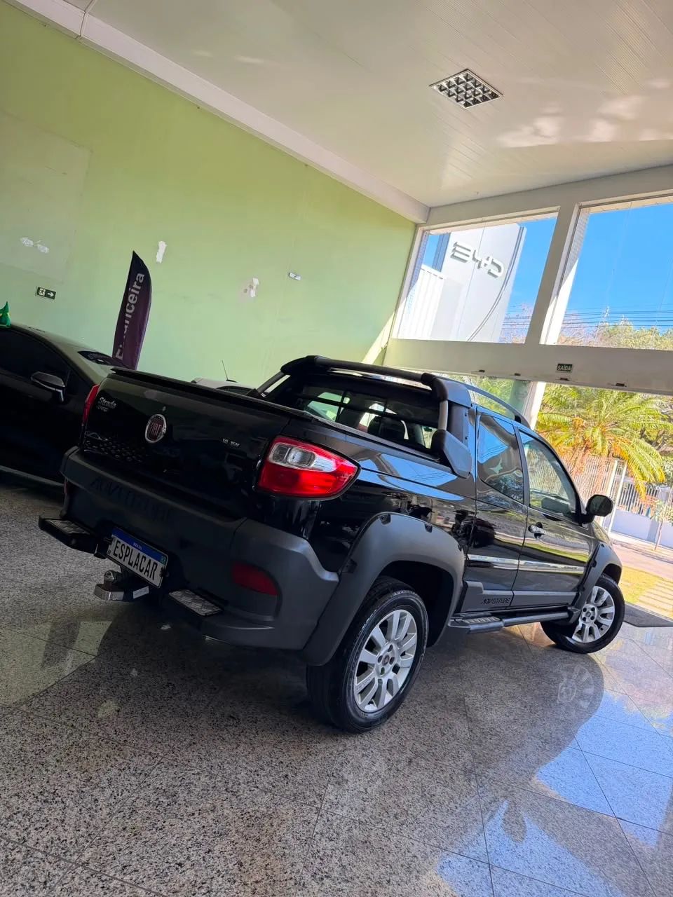 Fiat Strada Adventure1.8/ 1.8 Locker Flex CD 2014 - Foto 4