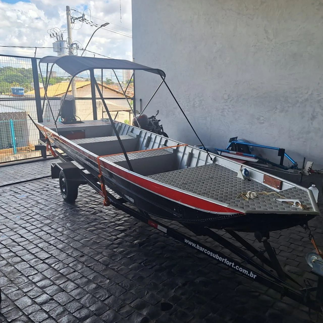 Barco 6 mtrs com motor 50 HP Mercury e carreta  - Foto 4