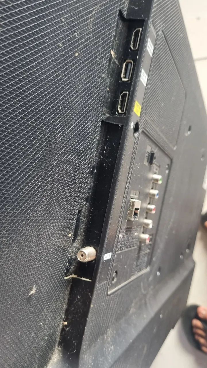 Vendo TV de 40 polegadas smart pra retirada de pecas  - Foto 4