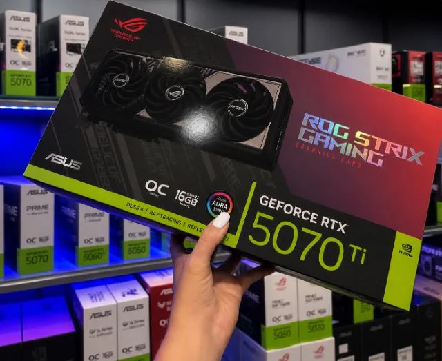 Placa de Vídeo Zotac Twin Edge OC NVIDIA GeForce RTX-5060Ti 16GB