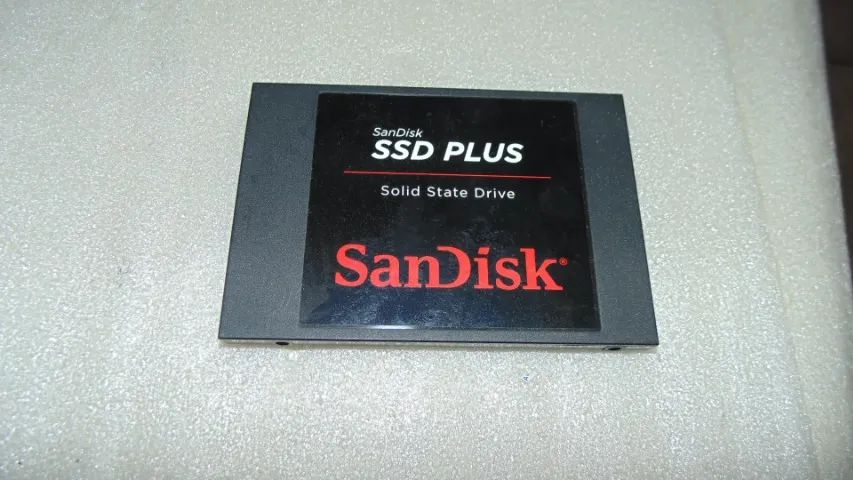 Vendo 1 SSD Plus Sandisk 2,5'' Sata 120gb - Foto 4