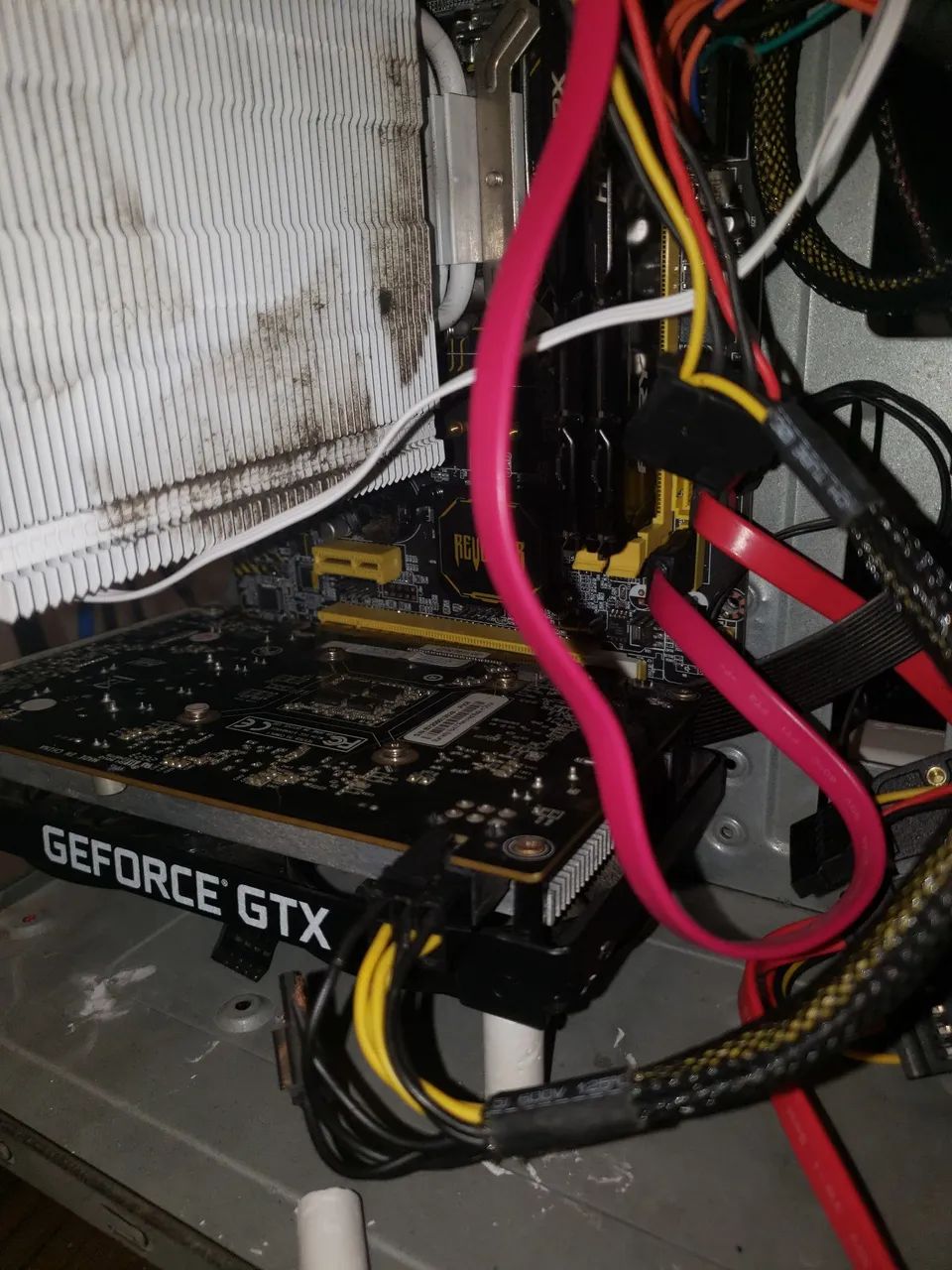 Gtx 1650 4gb e gt 1030