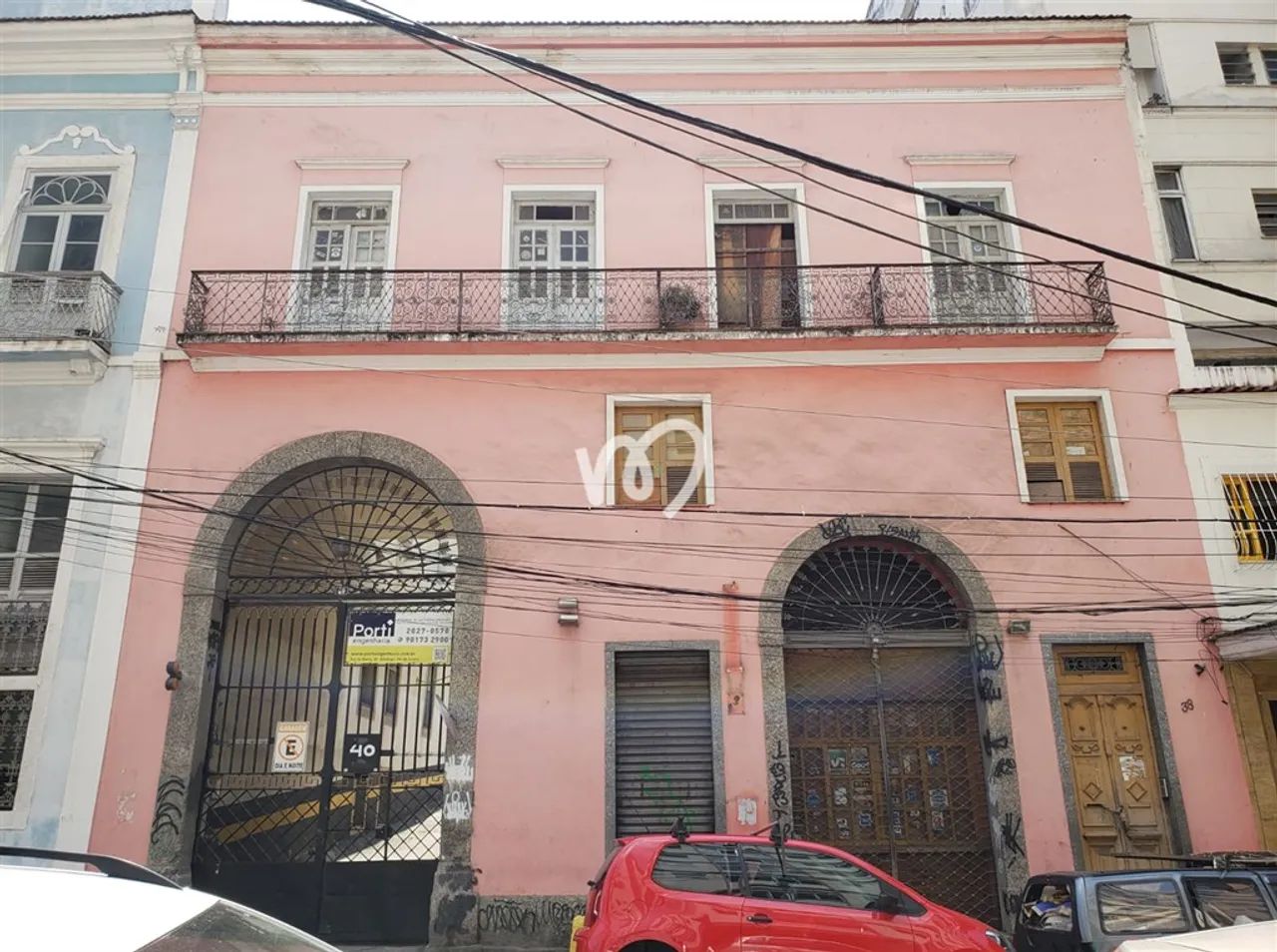Prédio comercial de 351m² de área útil