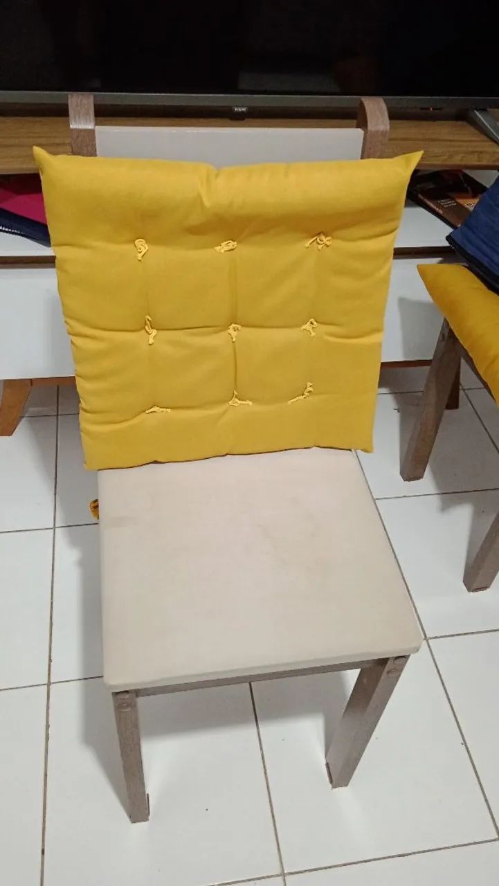 Mesa quadrada com 4 cadeiras  - Foto 4
