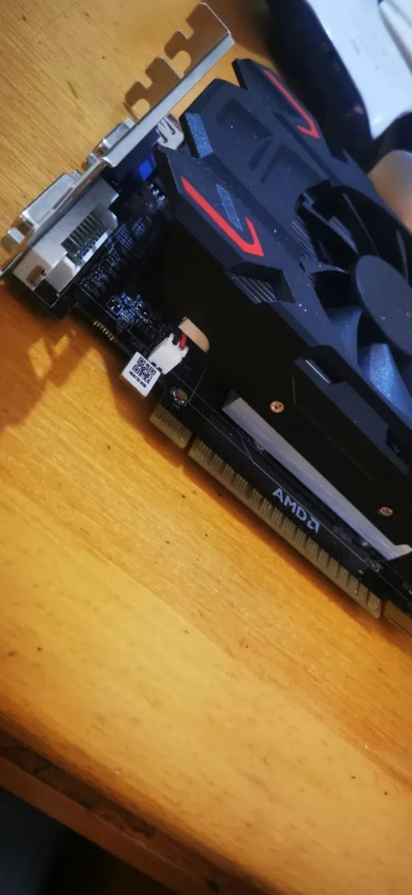Placa de video AMD  - Foto 3