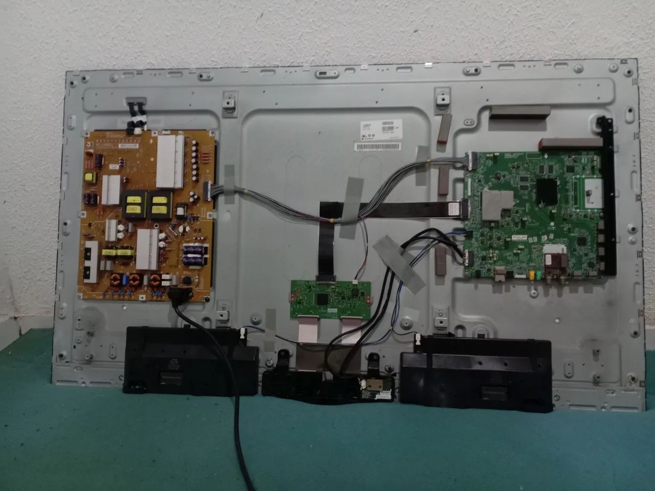 Smart TV LG 49 polegadas, modelo 49UB8200-SH, leia a descrição