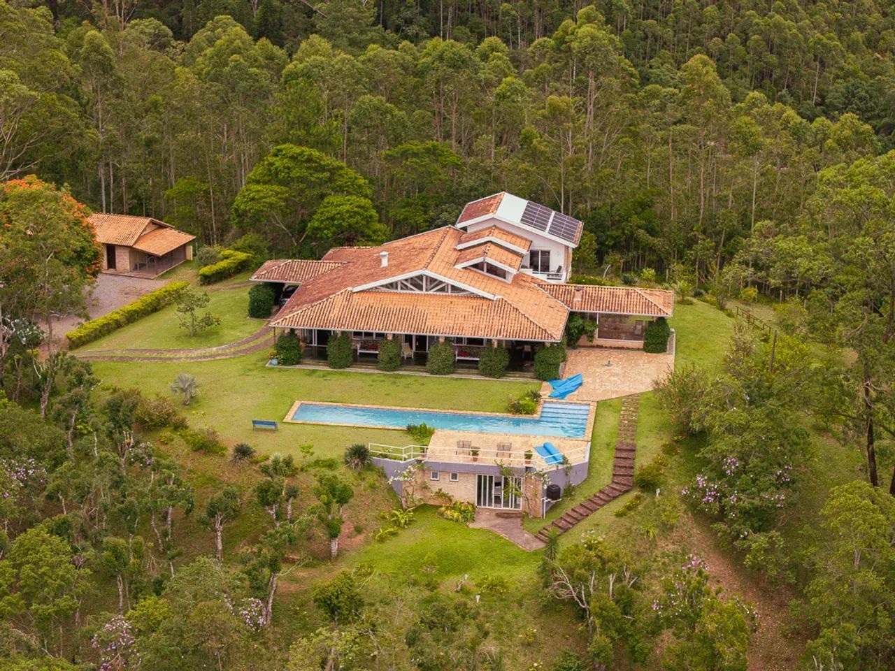 Sítio na montanha com 4 suítes  - Santa Isabel - SP