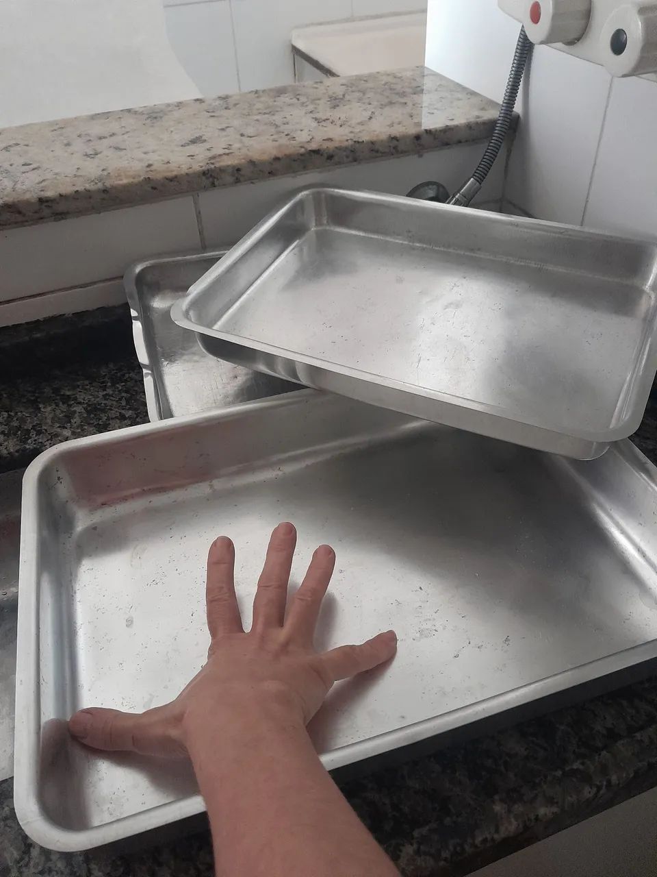 TRÊS  assadeiras retangular de aluminio - Foto 4