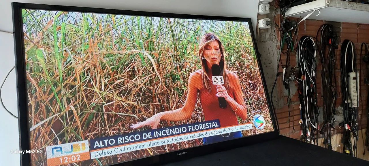 VENDE SE ESTA TV DE PLASMA 51 POLEGADAS  OBS;NAO É  SMART  ESTA FUNCIONANDO PERFEITAMENTE  - Foto 3