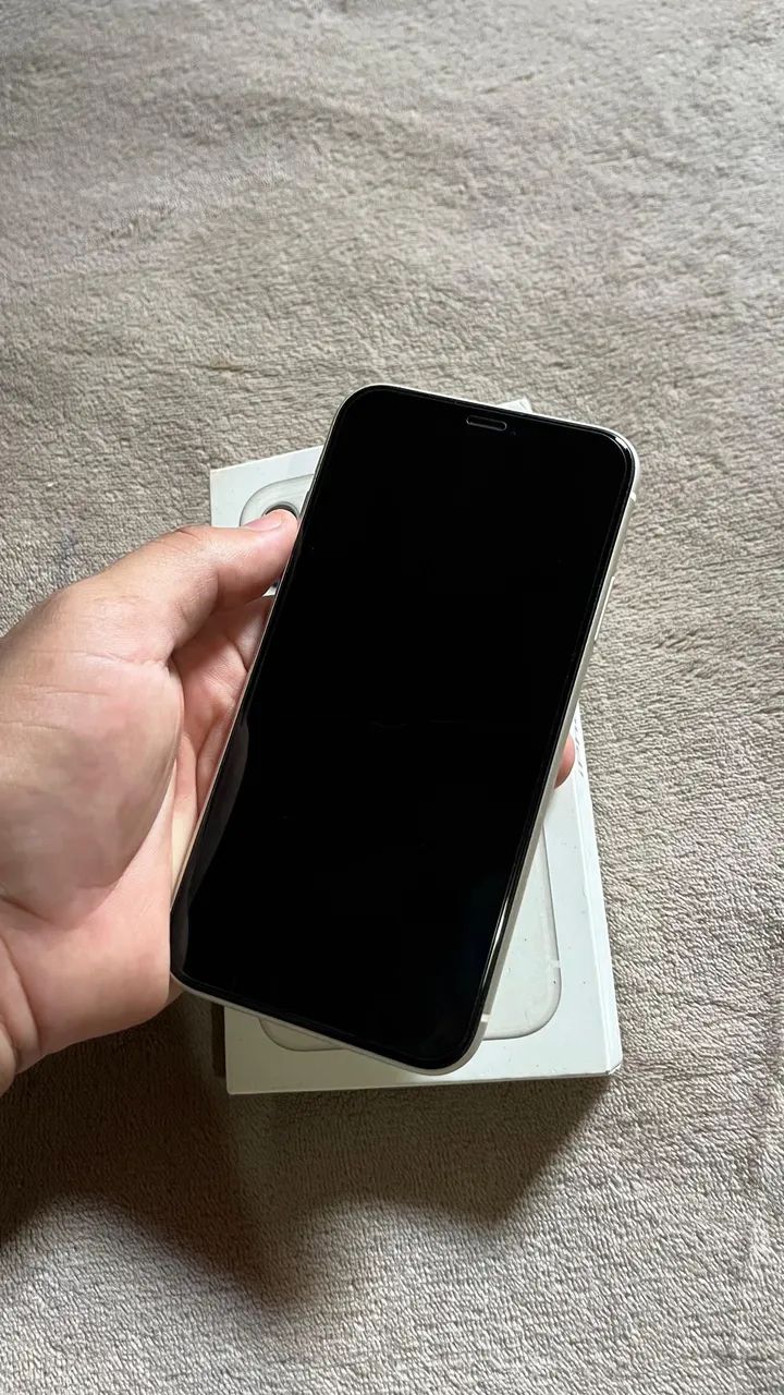 iPhone 11 bem conservado valor mínimo 900 - Celulares e