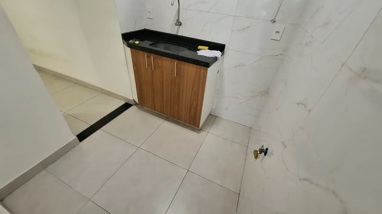 Alugel em Vista Alegre, Av. Brás de Pina, 2 quartos, sala, cozinha e banheiro. - Foto 5