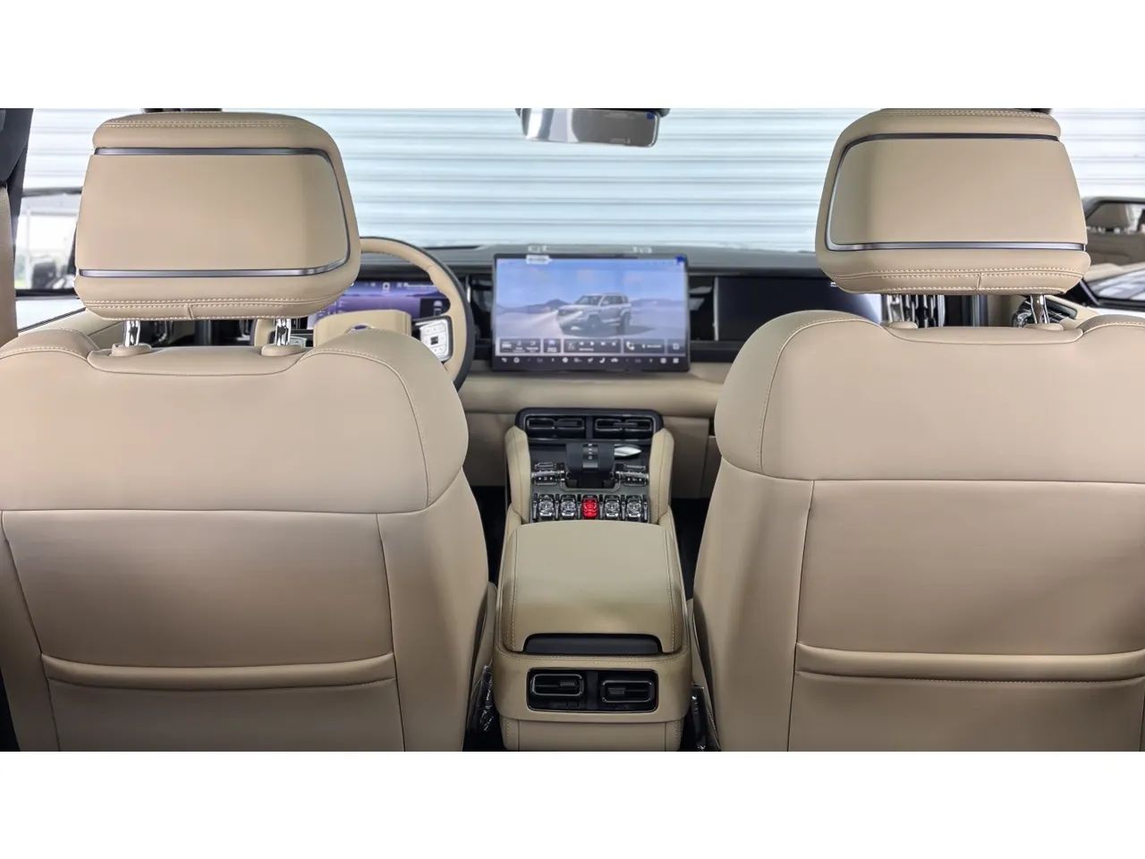 Denza B5 SUV híbrido plug-in, foto 11 de 14