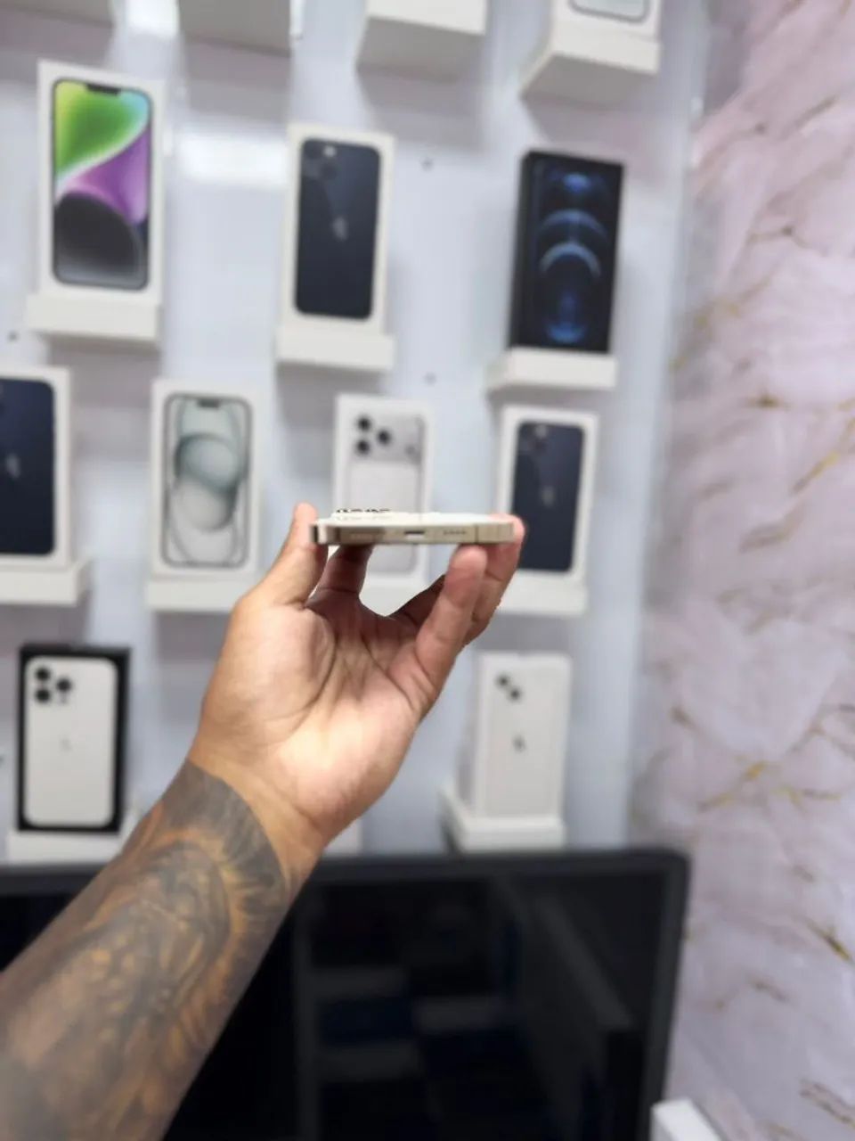 IPHONE 12 PRO MAX 128GB<br>R$ 2.250,00 MUITO LINDO - Foto 3