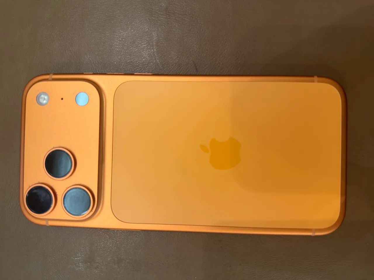 Iphone 17 pro max Laranja novo 100% bateria  - Foto 2