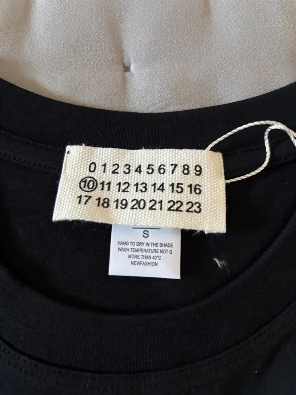 Camiseta maison margiela vogue - Foto 3