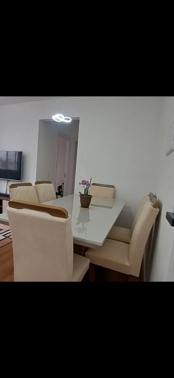 Mesa de jantar com 6 cadeiras