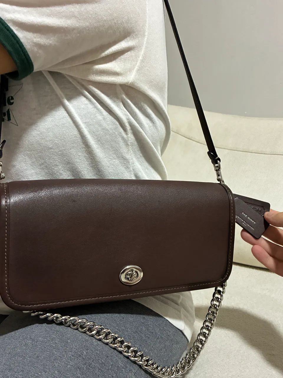 Bolsa Coach - Dinky 26 (com corrente) - Foto 2