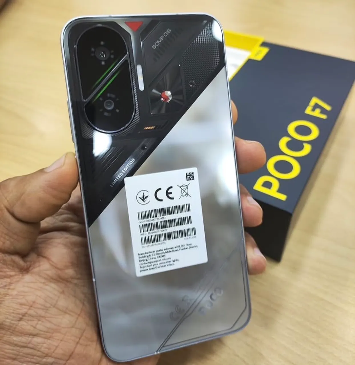 POCO F7 シルバー 12GB+512GB Poco F7 5G 512GB 12GB RAM PRATA Silver Lacrado - Celulares e